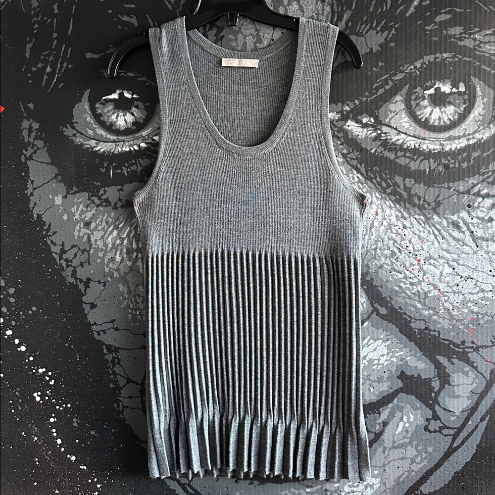 STEFANEL WOOL RIBBED PLEATED RACERBACK TANK TOP TUNIC XL NEW UNWORN